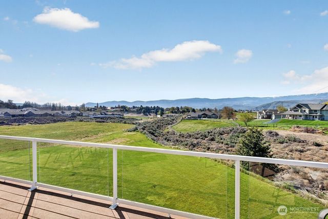 2350 10th Street NE, East Wenatchee, WA 98802