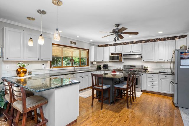 5248 Brookside Drive, Shelby Twp, MI 48316