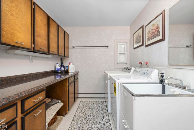 5248 Brookside Drive, Shelby Twp, MI 48316
