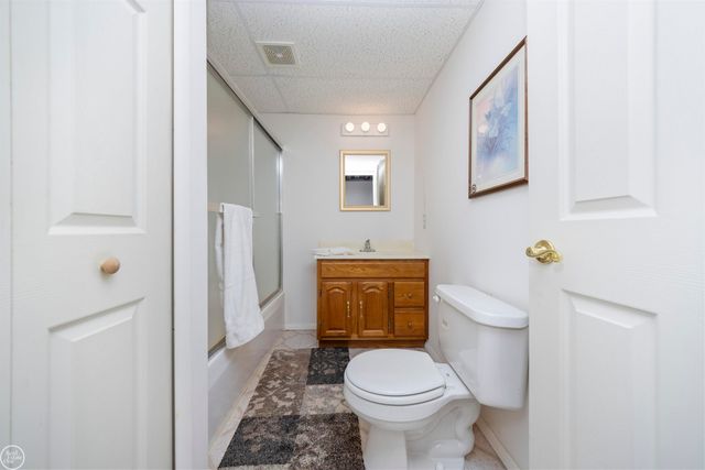 5248 Brookside Drive, Shelby Twp, MI 48316