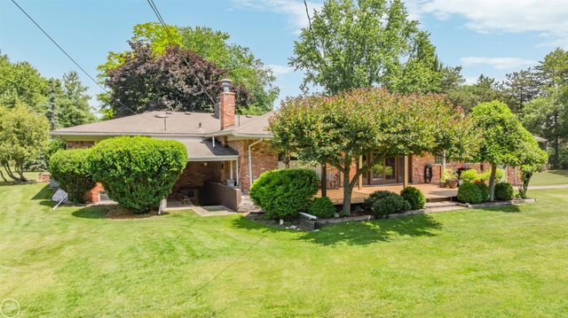 5248 Brookside Drive, Shelby Twp, MI 48316