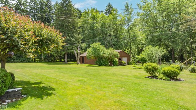 5248 Brookside Drive, Shelby Twp, MI 48316