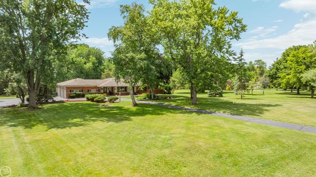 5248 Brookside Drive, Shelby Twp, MI 48316