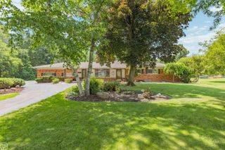 5248 Brookside Drive, Shelby Twp, MI 48316