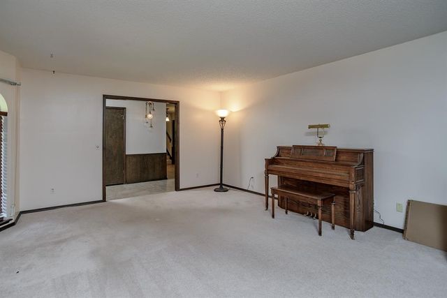 4823 W Woodland Drive, Stillwater, OK 74074