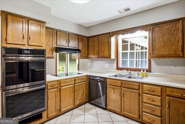 1351 Minix Road, Sharpsburg, GA 30277