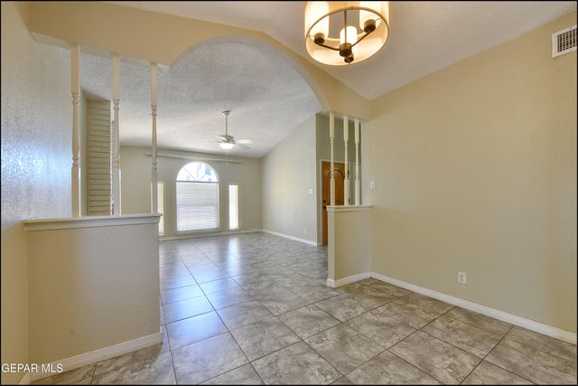7317 DESIERTO RICO Avenue, El Paso, TX 79912