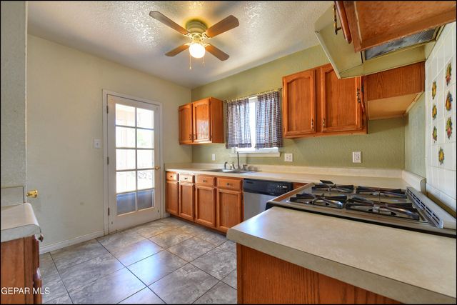 7317 DESIERTO RICO Avenue, El Paso, TX 79912