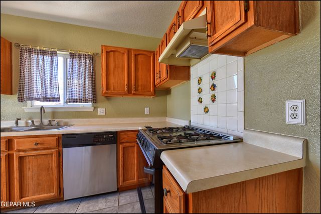 7317 DESIERTO RICO Avenue, El Paso, TX 79912