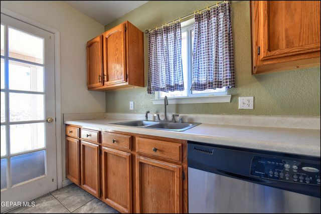 7317 DESIERTO RICO Avenue, El Paso, TX 79912