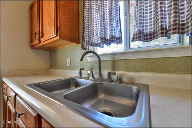 7317 DESIERTO RICO Avenue, El Paso, TX 79912