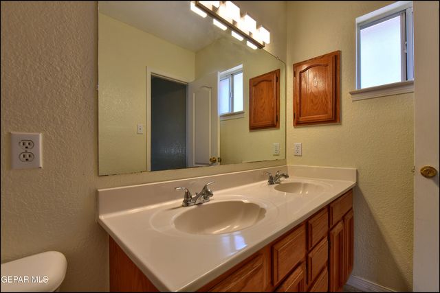 7317 DESIERTO RICO Avenue, El Paso, TX 79912