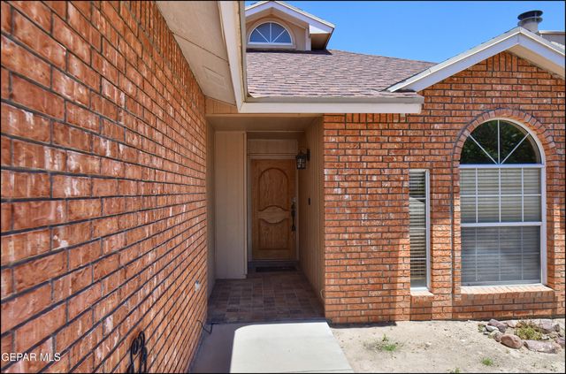 7317 DESIERTO RICO Avenue, El Paso, TX 79912