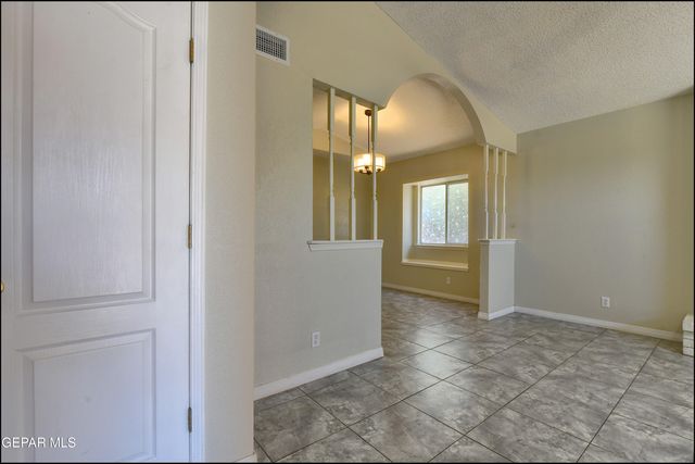 7317 DESIERTO RICO Avenue, El Paso, TX 79912