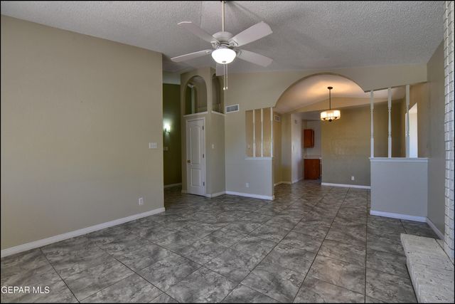 7317 DESIERTO RICO Avenue, El Paso, TX 79912
