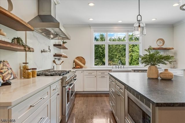 54 Oakridge Rd, Verona Twp., NJ 07044