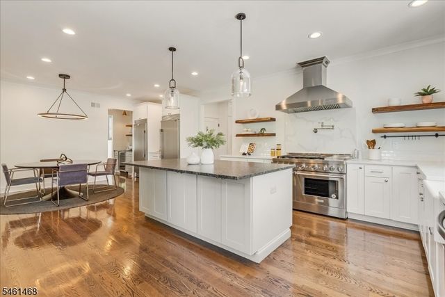 54 Oakridge Rd, Verona Twp., NJ 07044