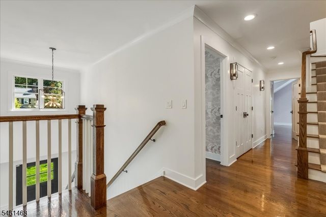 54 Oakridge Rd, Verona Twp., NJ 07044
