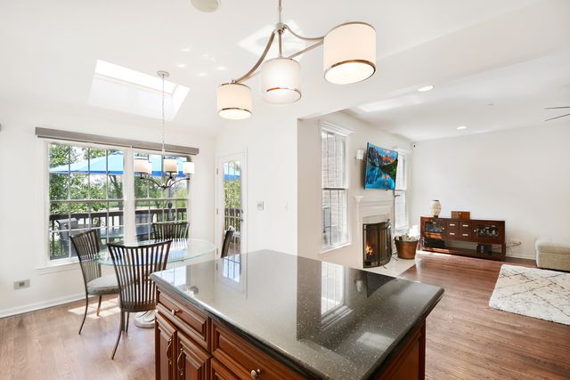 25 Harborside Way, Hawthorn Woods, IL 60047