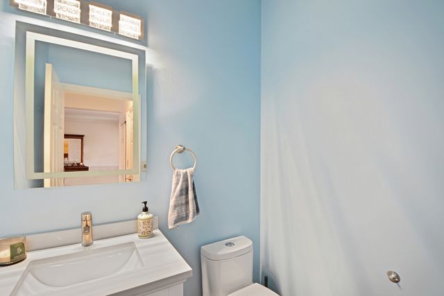 25 Harborside Way, Hawthorn Woods, IL 60047