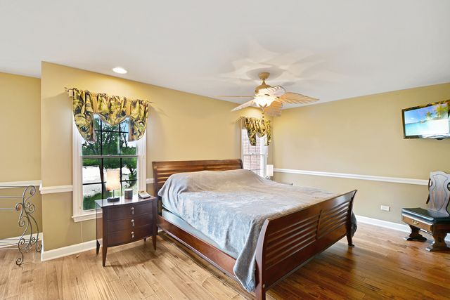 25 Harborside Way, Hawthorn Woods, IL 60047