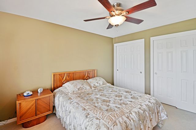 25 Harborside Way, Hawthorn Woods, IL 60047