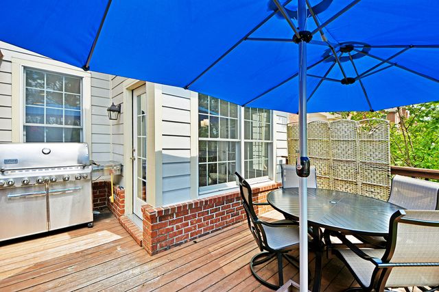 25 Harborside Way, Hawthorn Woods, IL 60047