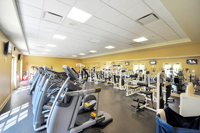 25 Harborside Way, Hawthorn Woods, IL 60047