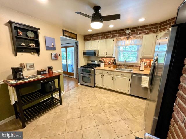 2731 CAMBRIDGE RD, York, PA 17402