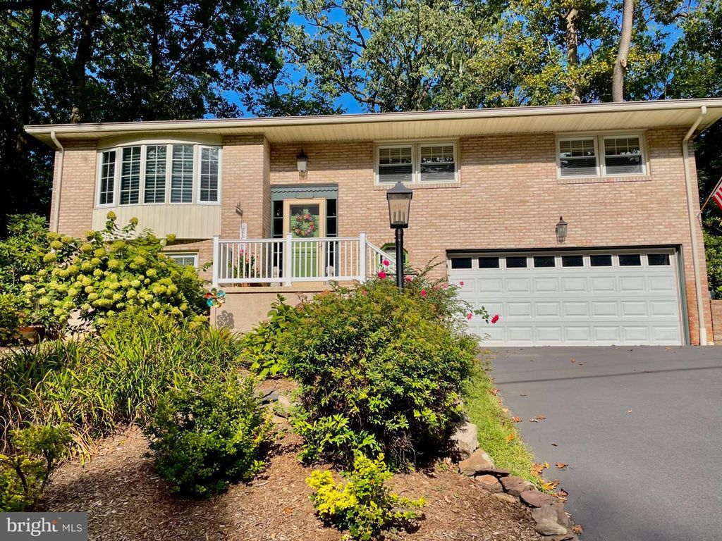 2731 CAMBRIDGE RD, York, PA 17402