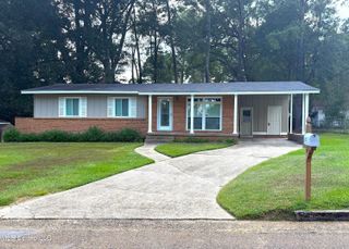 211 Shannon Drive, Mccomb, MS 39648