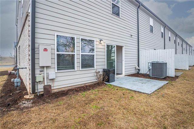 1695 Villageside Court, Lawrenceville, GA 30043