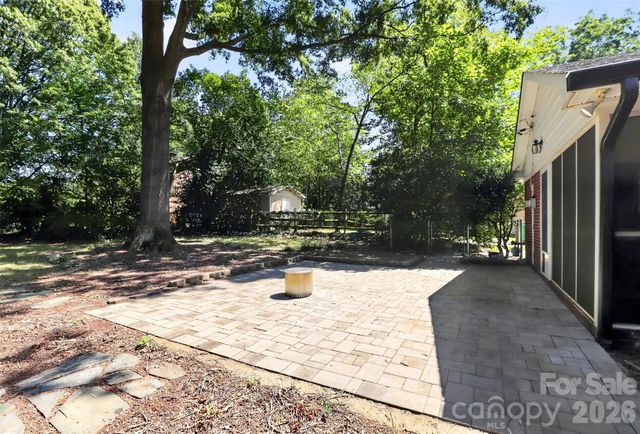 831 Faircrest Drive, Charlotte, NC 28210