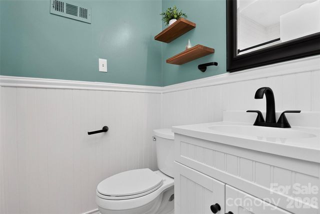 831 Faircrest Drive, Charlotte, NC 28210