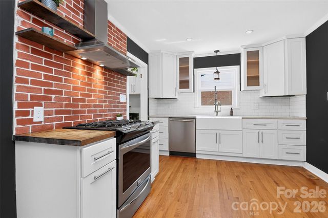 831 Faircrest Drive, Charlotte, NC 28210