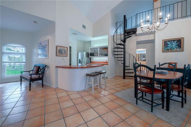 610 Bent Tree St, Rockport, TX 78382