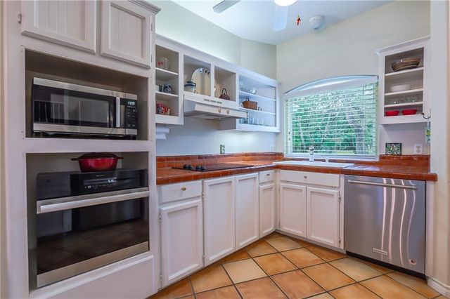 610 Bent Tree St, Rockport, TX 78382