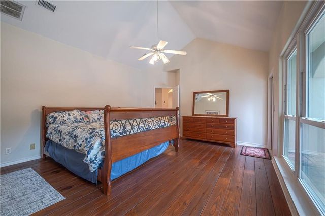 610 Bent Tree St, Rockport, TX 78382