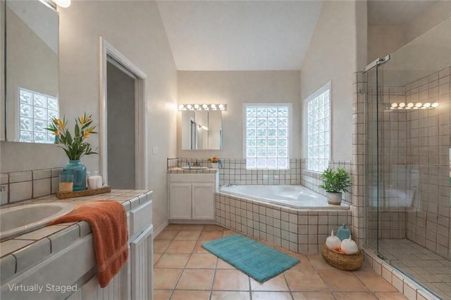 610 Bent Tree St, Rockport, TX 78382