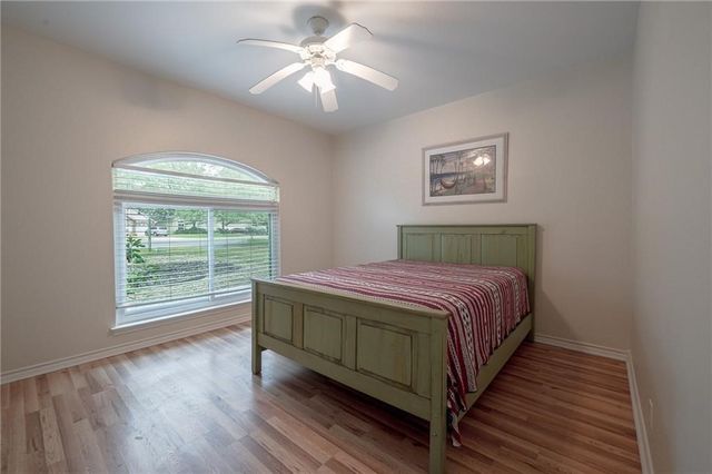 610 Bent Tree St, Rockport, TX 78382