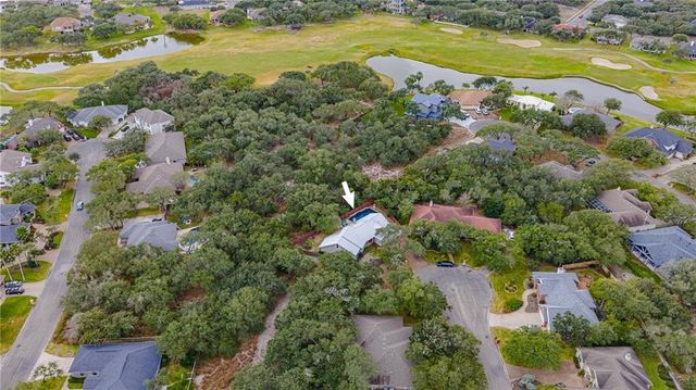 610 Bent Tree St, Rockport, TX 78382