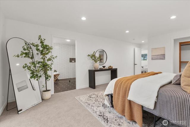 7718 204th Place SW, Edmonds, WA 98026