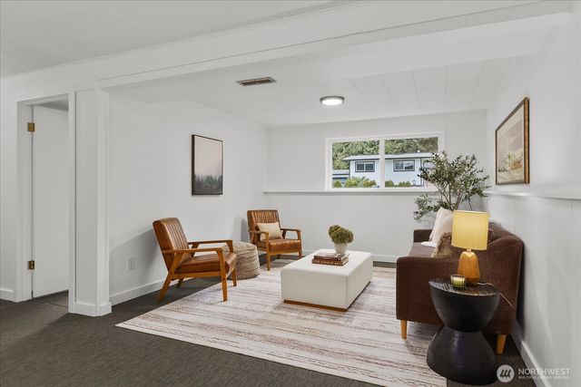 7718 204th Place SW, Edmonds, WA 98026