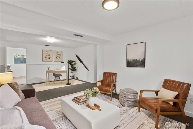 7718 204th Place SW, Edmonds, WA 98026