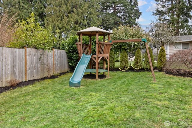 7718 204th Place SW, Edmonds, WA 98026