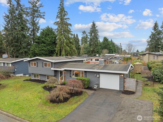 7718 204th Place SW, Edmonds, WA 98026