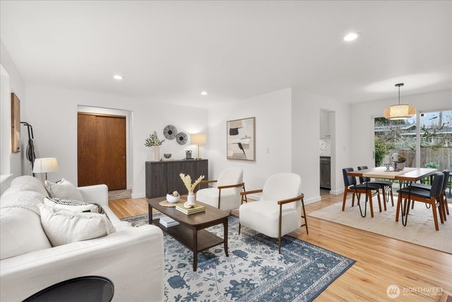 7718 204th Place SW, Edmonds, WA 98026