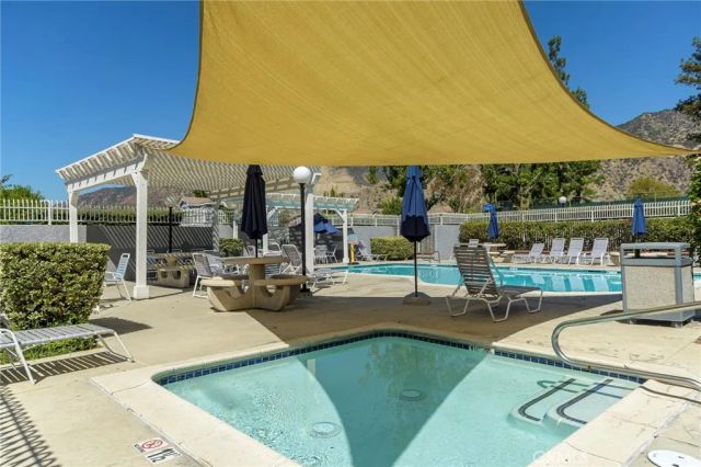 338 Monroe Ct, Azusa, CA 91702