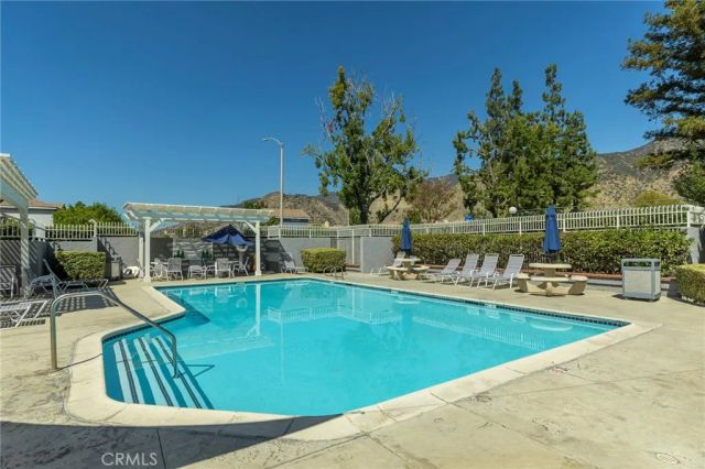 338 Monroe Ct, Azusa, CA 91702