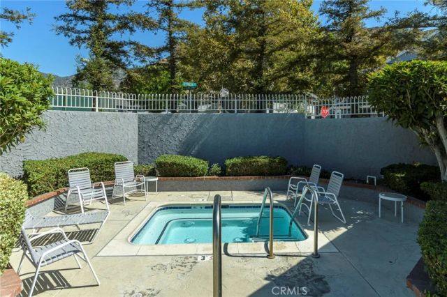338 Monroe Ct, Azusa, CA 91702